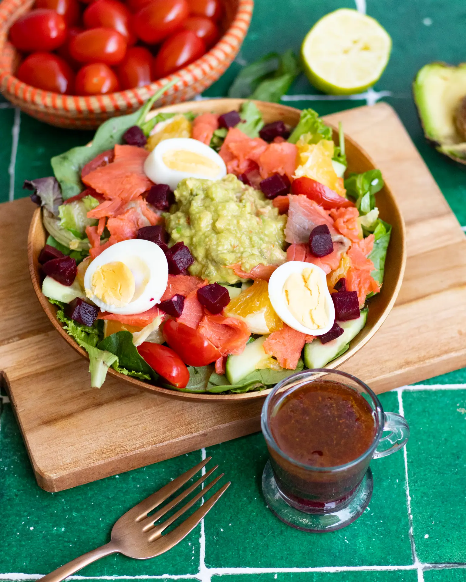 salade de saumon fume oeuf dur orange betterave et avocat