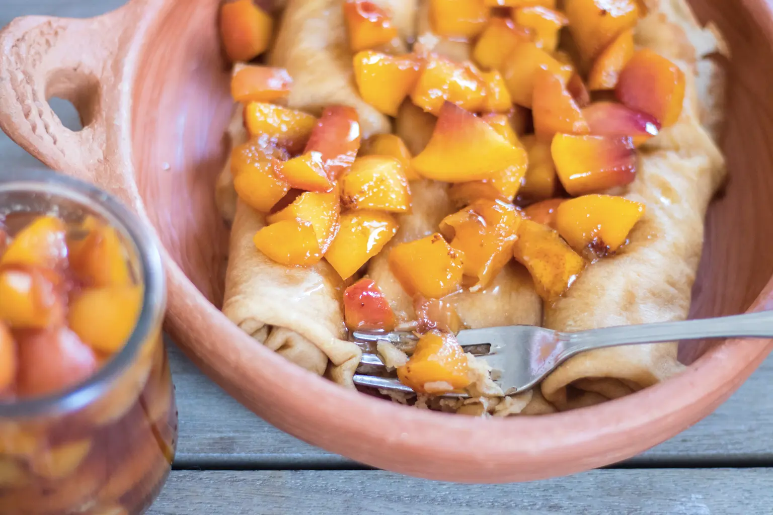 crepe de manioc aux nectarines poelees